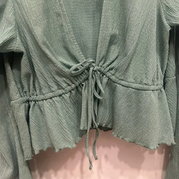 Urban Outfitters Green Tie-Front Blouse - Picture 4 of 6